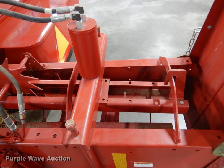 image for item KP9248 2010 New Holland BC5070  small square baler