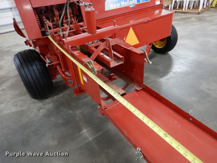 image for item KP9248 2010 New Holland BC5070  small square baler