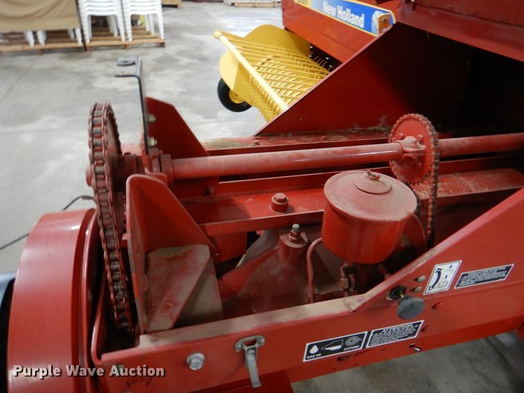 image for item KP9248 2010 New Holland BC5070  small square baler