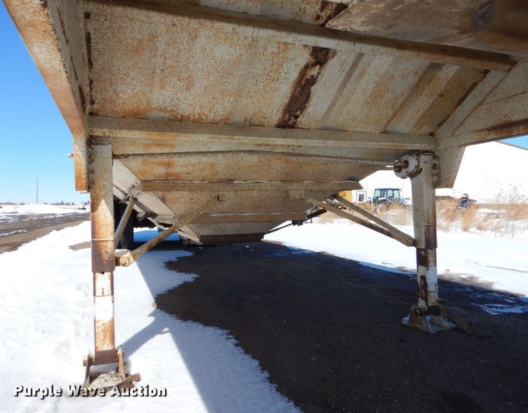 image for item LJ9815 1997 CPS TSH36  grain trailer