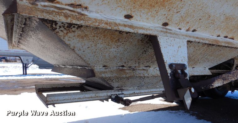 image for item LJ9815 1997 CPS TSH36  grain trailer