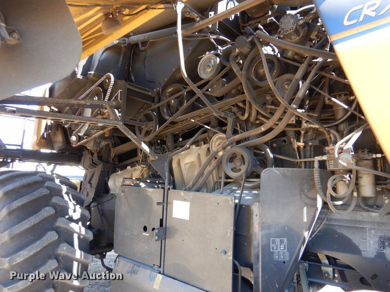 image for item LJ9854 2015 New Holland CR7.90  combine