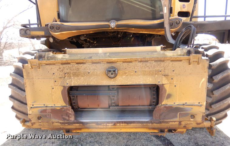 image for item LJ9854 2015 New Holland CR7.90  combine