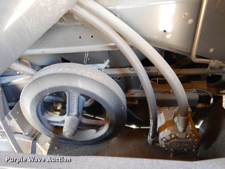 image for item LJ9854 2015 New Holland CR7.90  combine