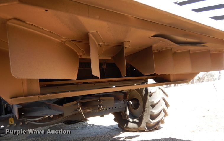 image for item LJ9854 2015 New Holland CR7.90  combine