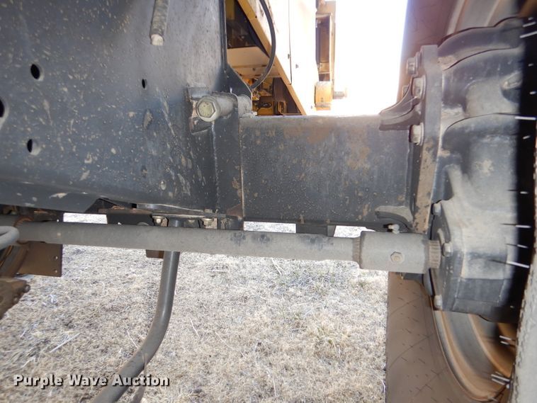 image for item LJ9854 2015 New Holland CR7.90  combine