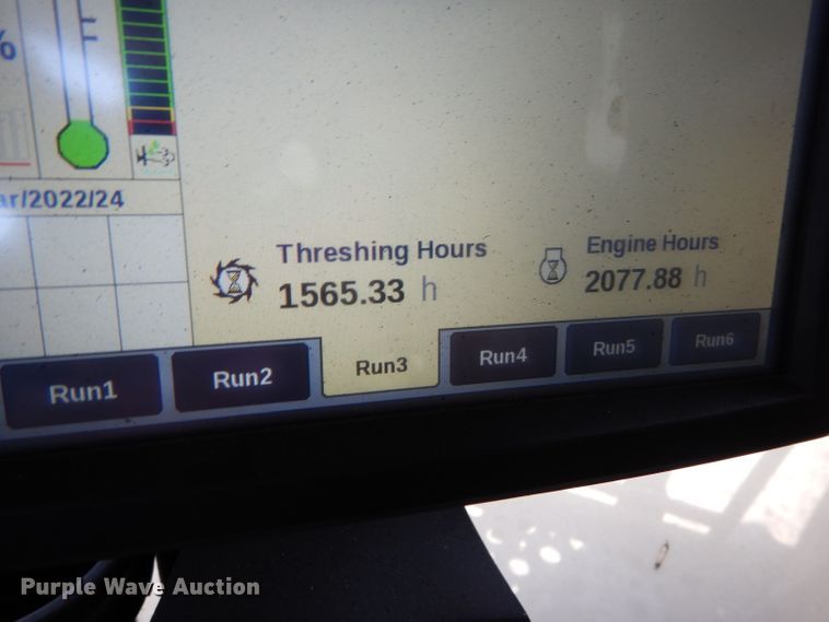 image for item LJ9854 2015 New Holland CR7.90  combine