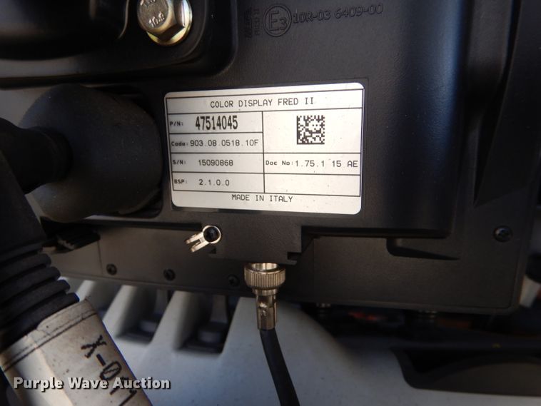 image for item LJ9854 2015 New Holland CR7.90  combine