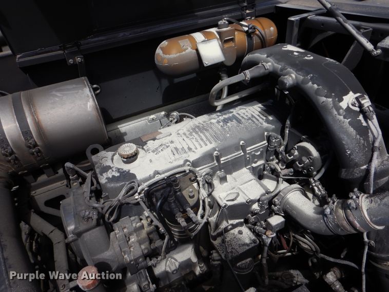 image for item LJ9854 2015 New Holland CR7.90  combine