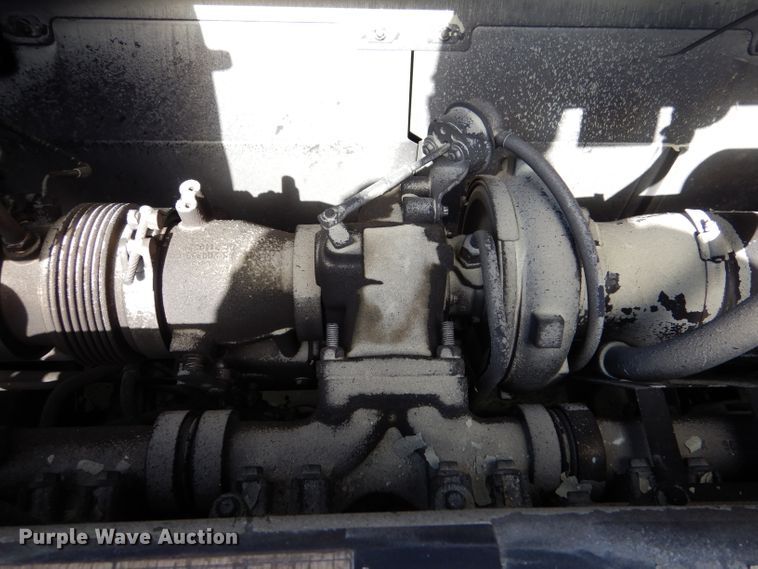 image for item LJ9854 2015 New Holland CR7.90  combine