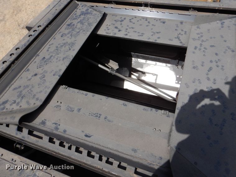 image for item LJ9854 2015 New Holland CR7.90  combine