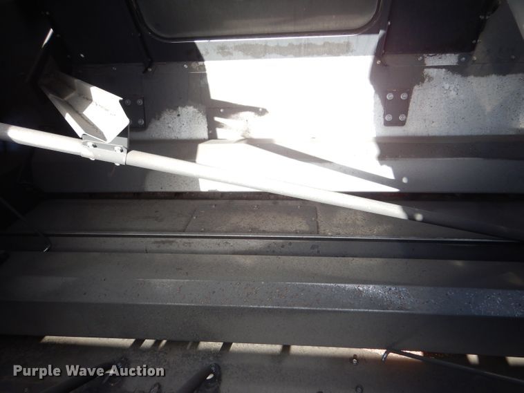 image for item LJ9854 2015 New Holland CR7.90  combine