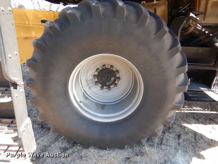 image for item LJ9854 2015 New Holland CR7.90  combine