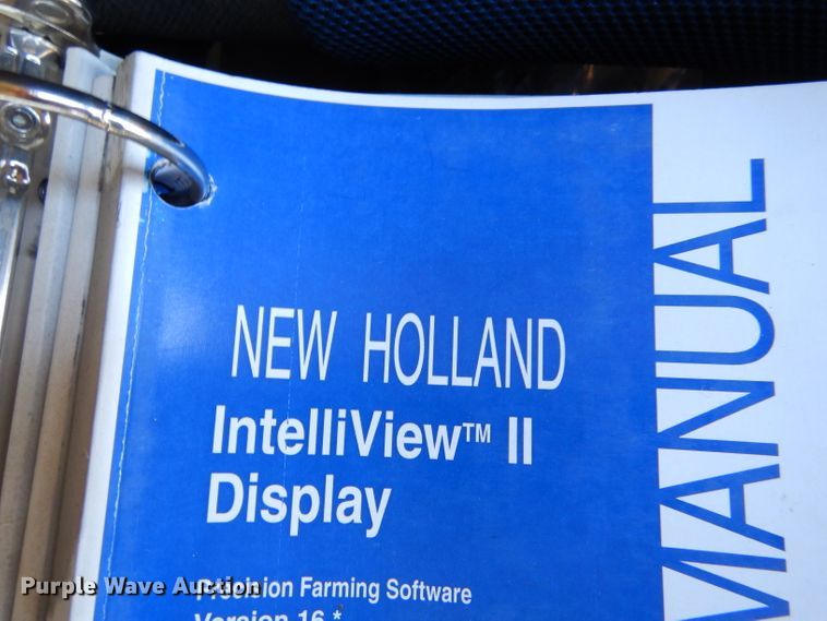 image for item LJ9854 2015 New Holland CR7.90  combine