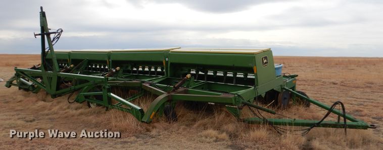 image for item LJ9861 John Deere 9400  hoe grain drill