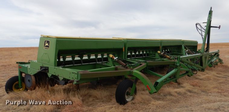 image for item LJ9861 John Deere 9400  hoe grain drill
