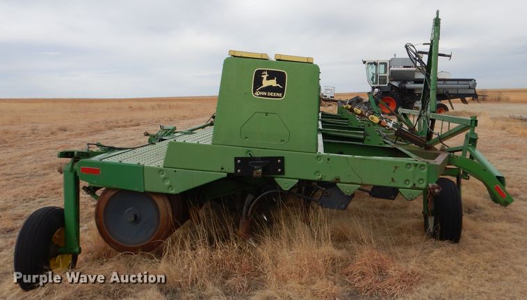 image for item LJ9861 John Deere 9400  hoe grain drill