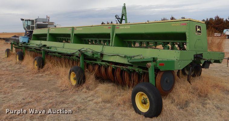 image for item LJ9861 John Deere 9400  hoe grain drill