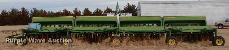 image for item LJ9861 John Deere 9400  hoe grain drill