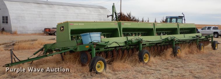 image for item LJ9861 John Deere 9400  hoe grain drill