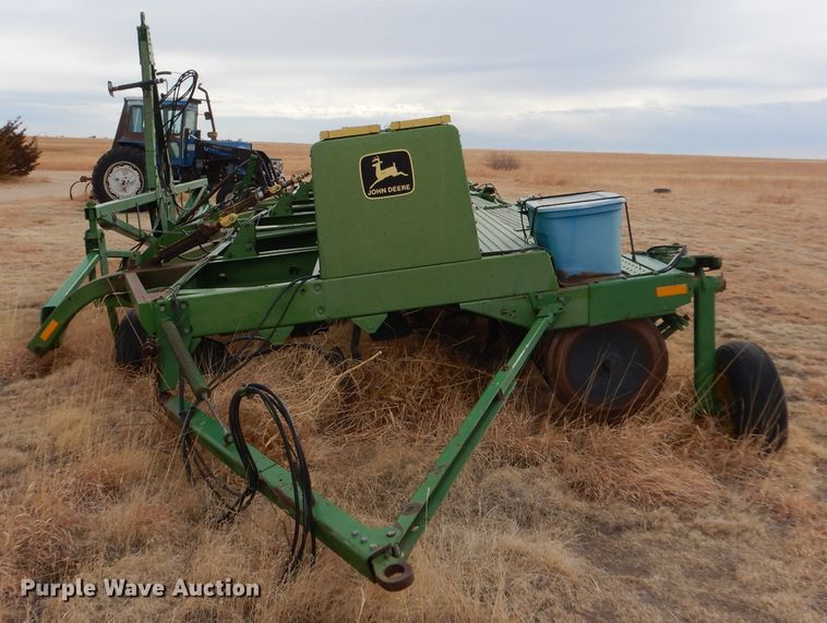 image for item LJ9861 John Deere 9400  hoe grain drill
