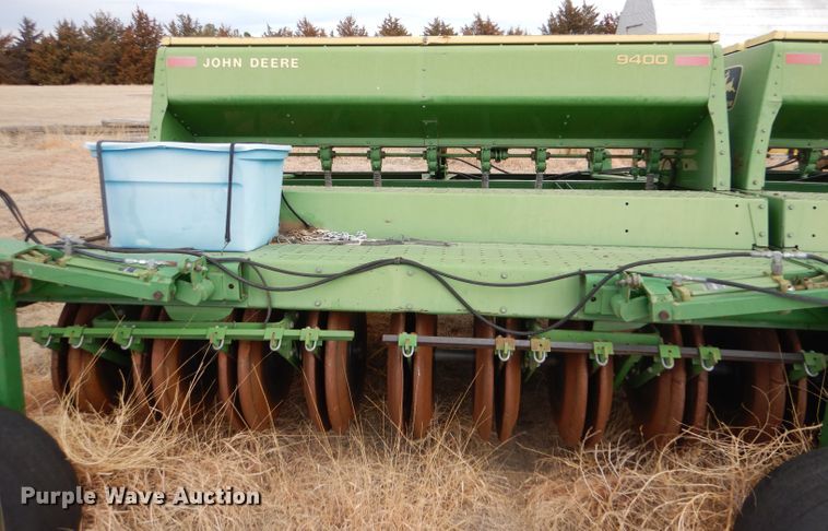 image for item LJ9861 John Deere 9400  hoe grain drill