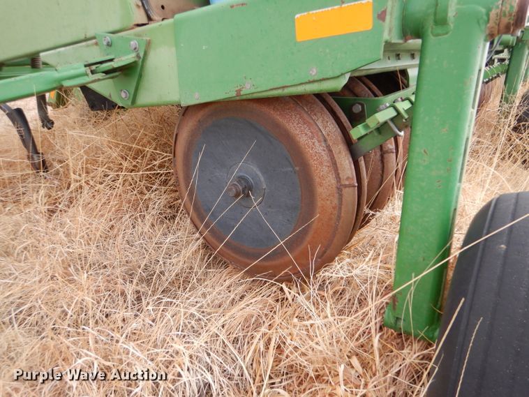 image for item LJ9861 John Deere 9400  hoe grain drill