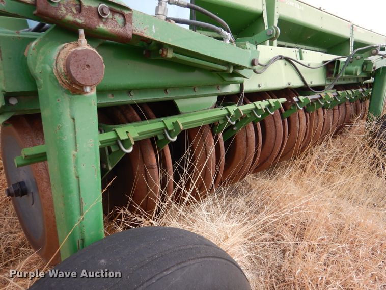 image for item LJ9861 John Deere 9400  hoe grain drill