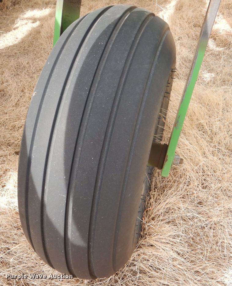 image for item LJ9861 John Deere 9400  hoe grain drill