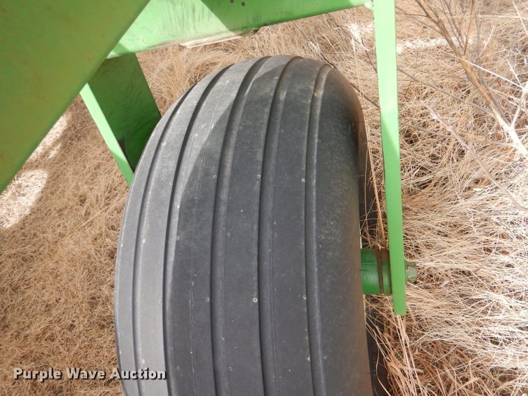 image for item LJ9861 John Deere 9400  hoe grain drill