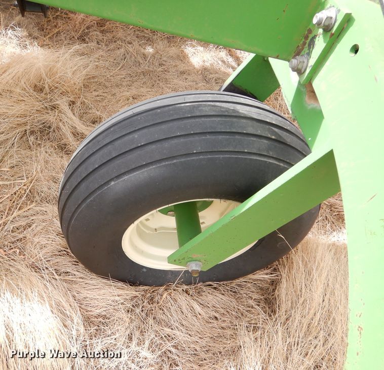 image for item LJ9861 John Deere 9400  hoe grain drill