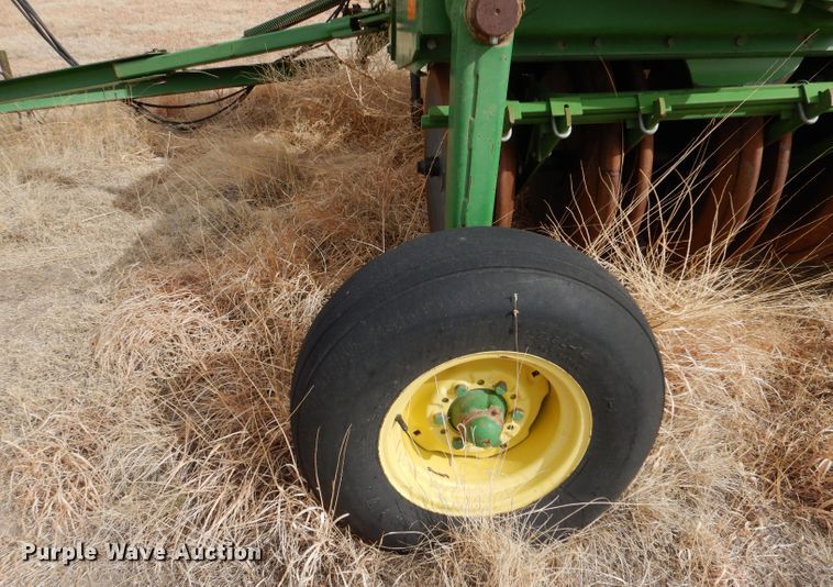 image for item LJ9861 John Deere 9400  hoe grain drill