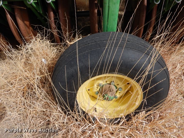 image for item LJ9861 John Deere 9400  hoe grain drill