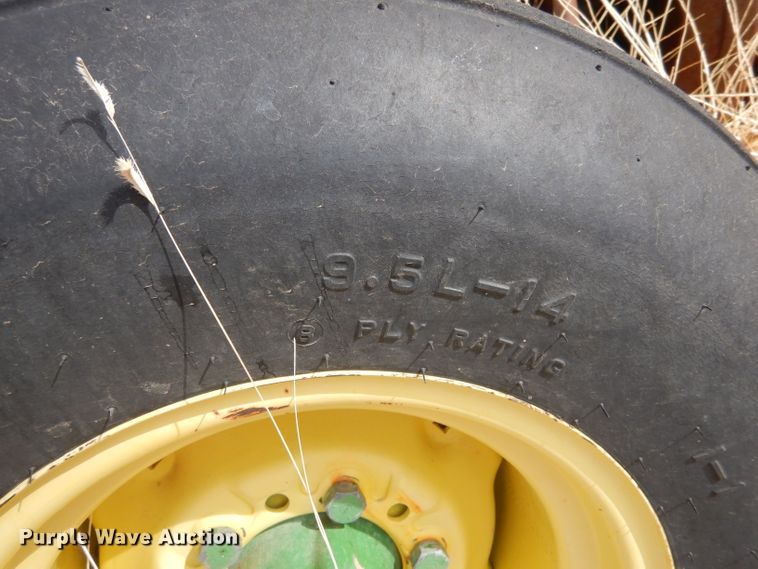 image for item LJ9861 John Deere 9400  hoe grain drill