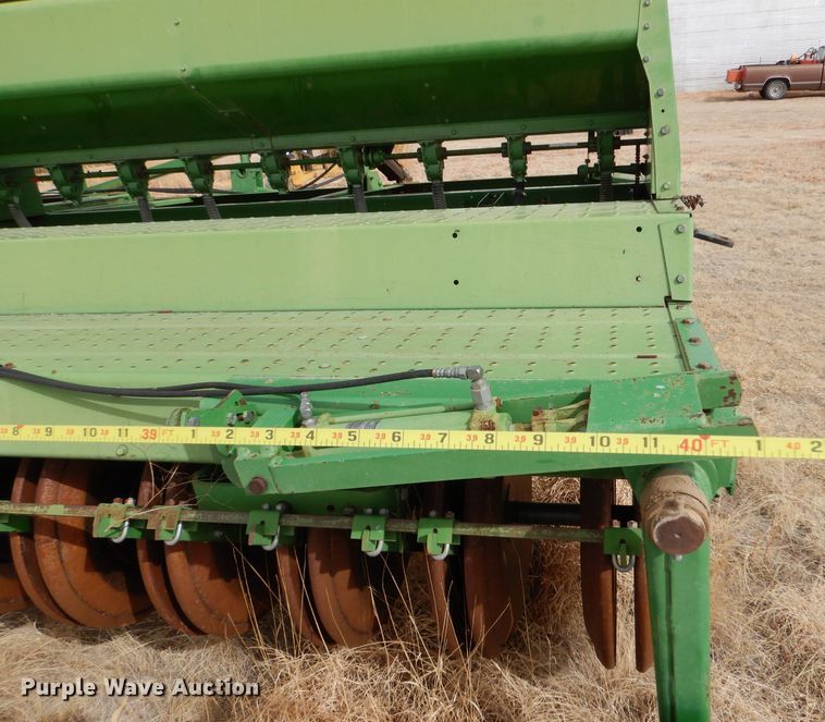 image for item LJ9861 John Deere 9400  hoe grain drill