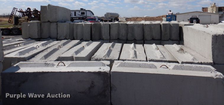 image for item MU9535 (50) concrete blocks