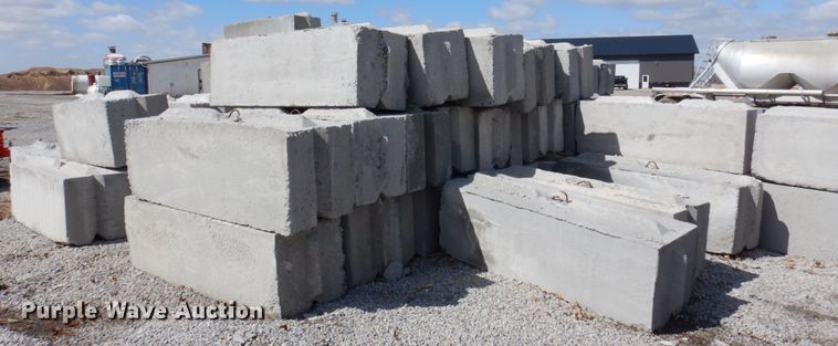 image for item MU9535 (50) concrete blocks