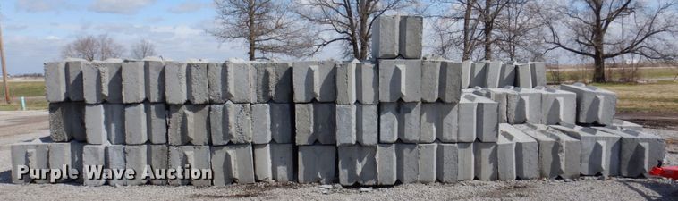 image for item MU9535 (50) concrete blocks