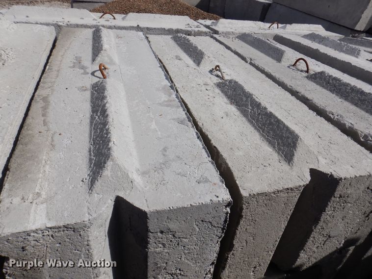 image for item MU9535 (50) concrete blocks