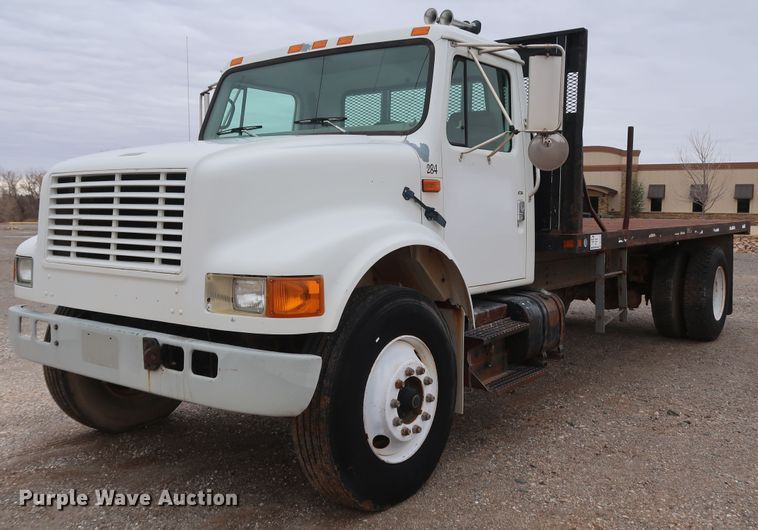 image for item DK3592 1996 International 4900  flatbed truck