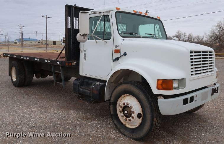 image for item DK3592 1996 International 4900  flatbed truck