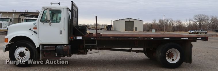image for item DK3592 1996 International 4900  flatbed truck