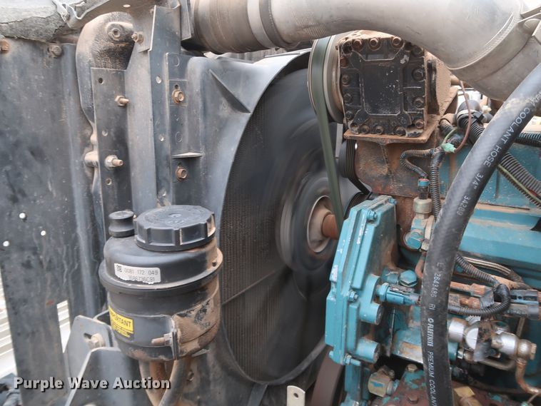 image for item DK3592 1996 International 4900  flatbed truck