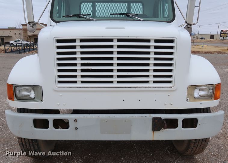 image for item DK3592 1996 International 4900  flatbed truck