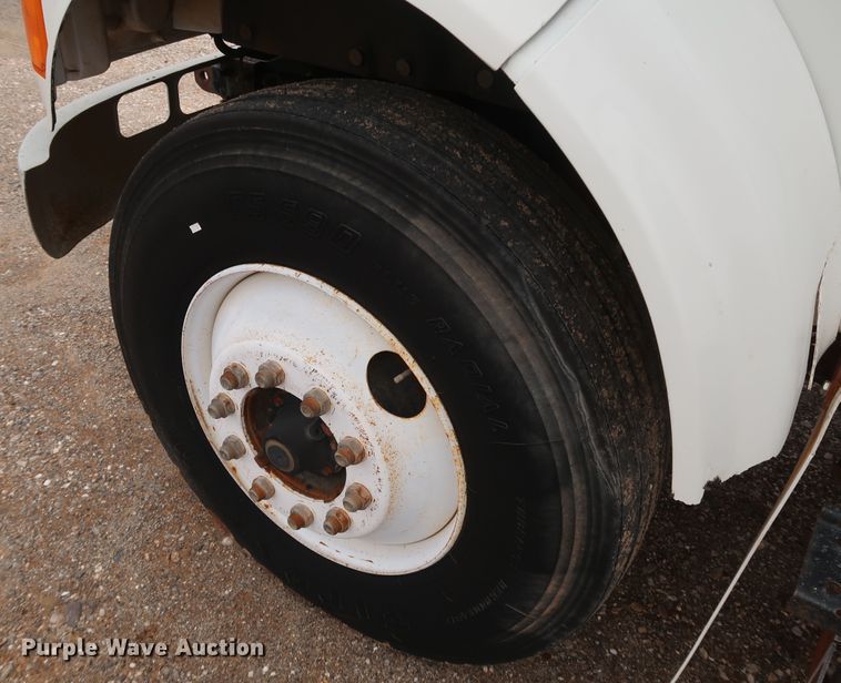 image for item DK3592 1996 International 4900  flatbed truck