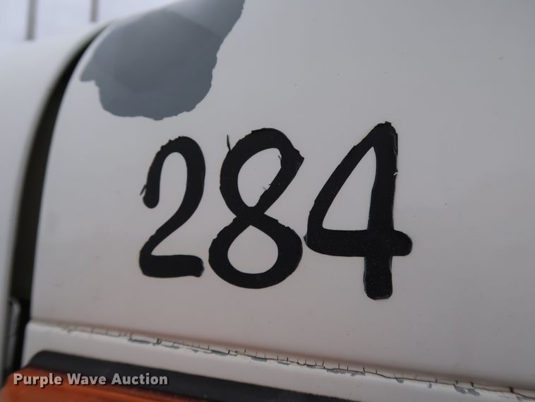 image for item DK3592 1996 International 4900  flatbed truck