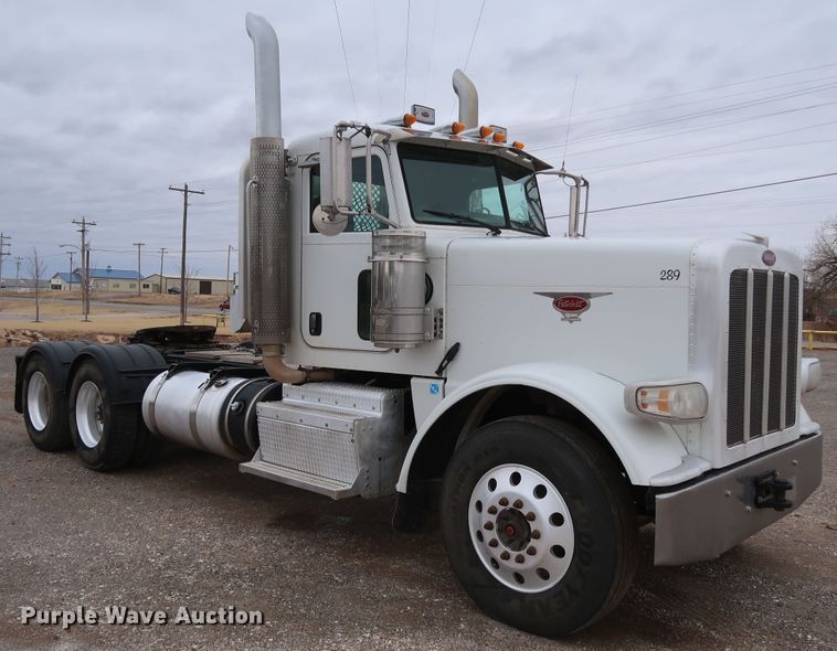 image for item DK3593 2011 Peterbilt 388  semi truck