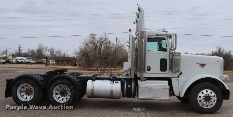 image for item DK3593 2011 Peterbilt 388  semi truck