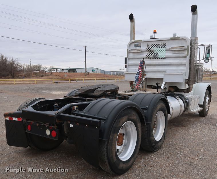 image for item DK3593 2011 Peterbilt 388  semi truck