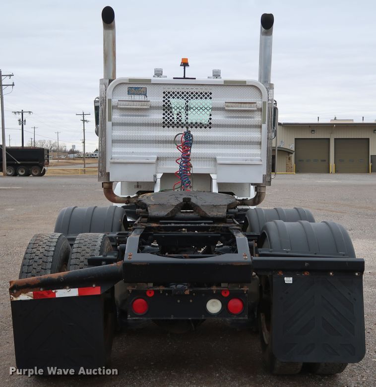 image for item DK3593 2011 Peterbilt 388  semi truck